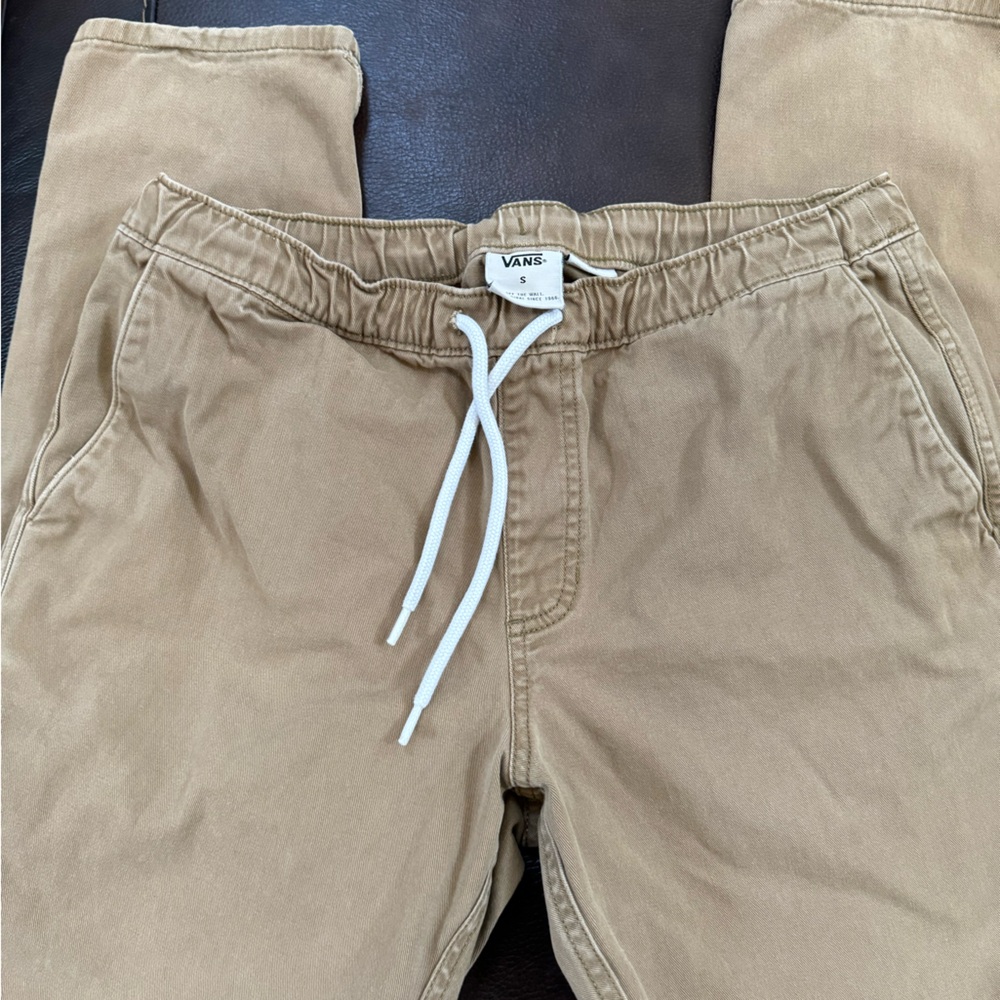 Men’s VANS pull up pants in tan